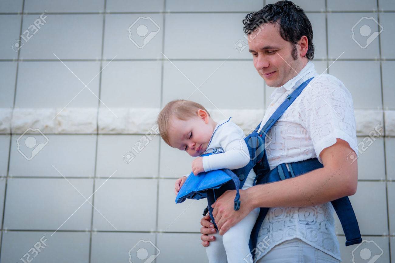 father baby carrier