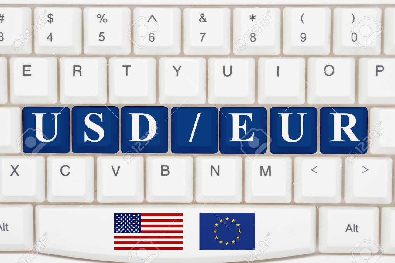 standard bild whrungsrechner im internet eine nahaufnahme einer tastatur mit blau hervorgehobenen text usd eur