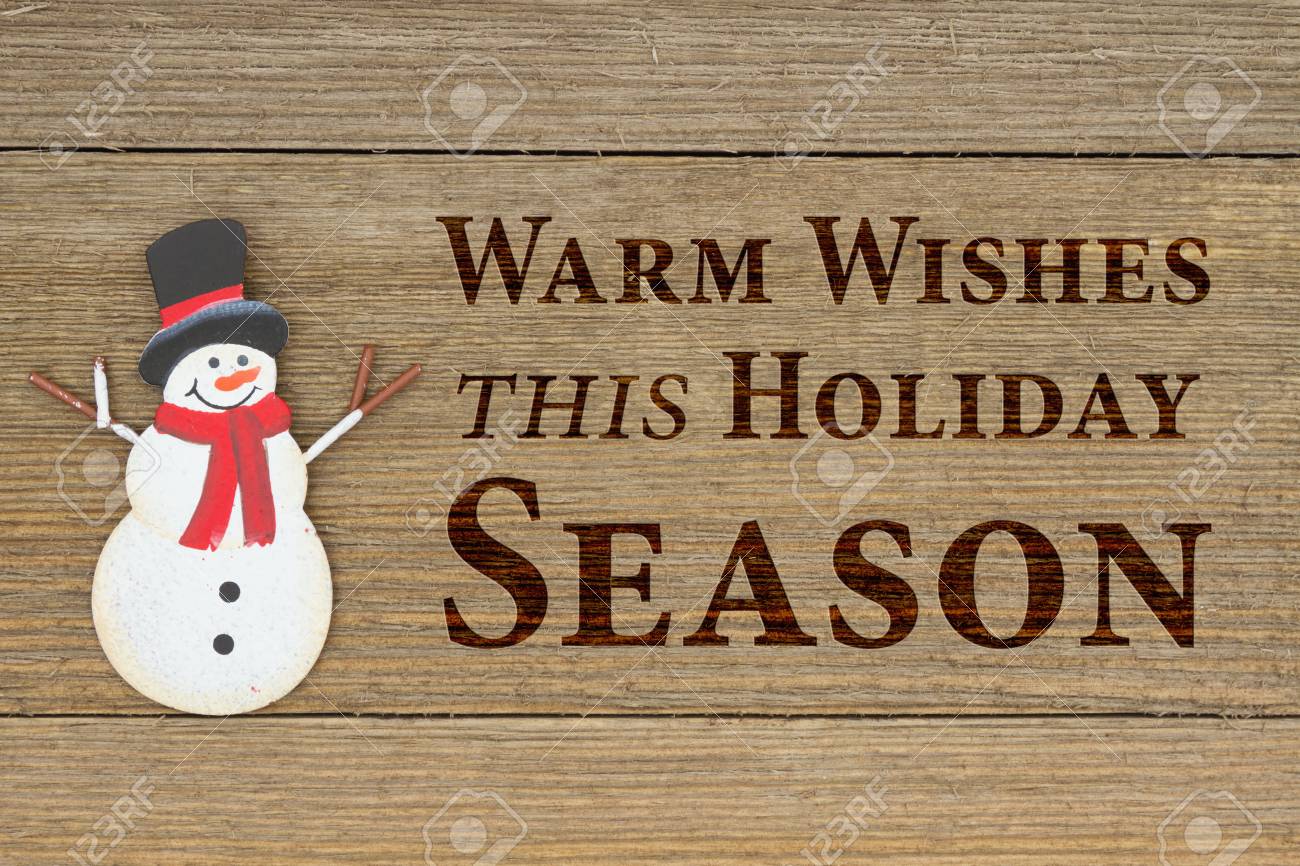 Mensagem De Natal Moda Antiga Um Boneco De Neve Retro No Fundo De Madeira Resistiu Com Texto Quente Desejos Nesta Temporada De Ferias Fotos Retratos Imagenes Y Fotografia De Archivo Libres De