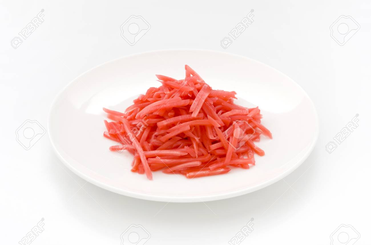 白い背景に赤い漬け生姜 の写真素材 画像素材 Image