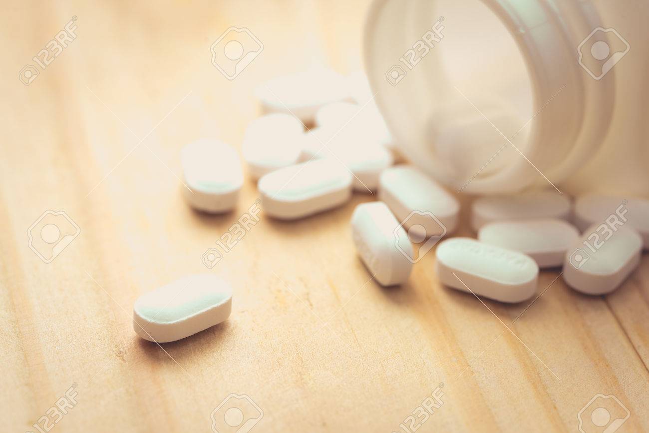 Oral Medizin Paracetamol Weisse Pillen Vintage Ton Lizenzfreie Fotos Bilder Und Stock Fotografie Image