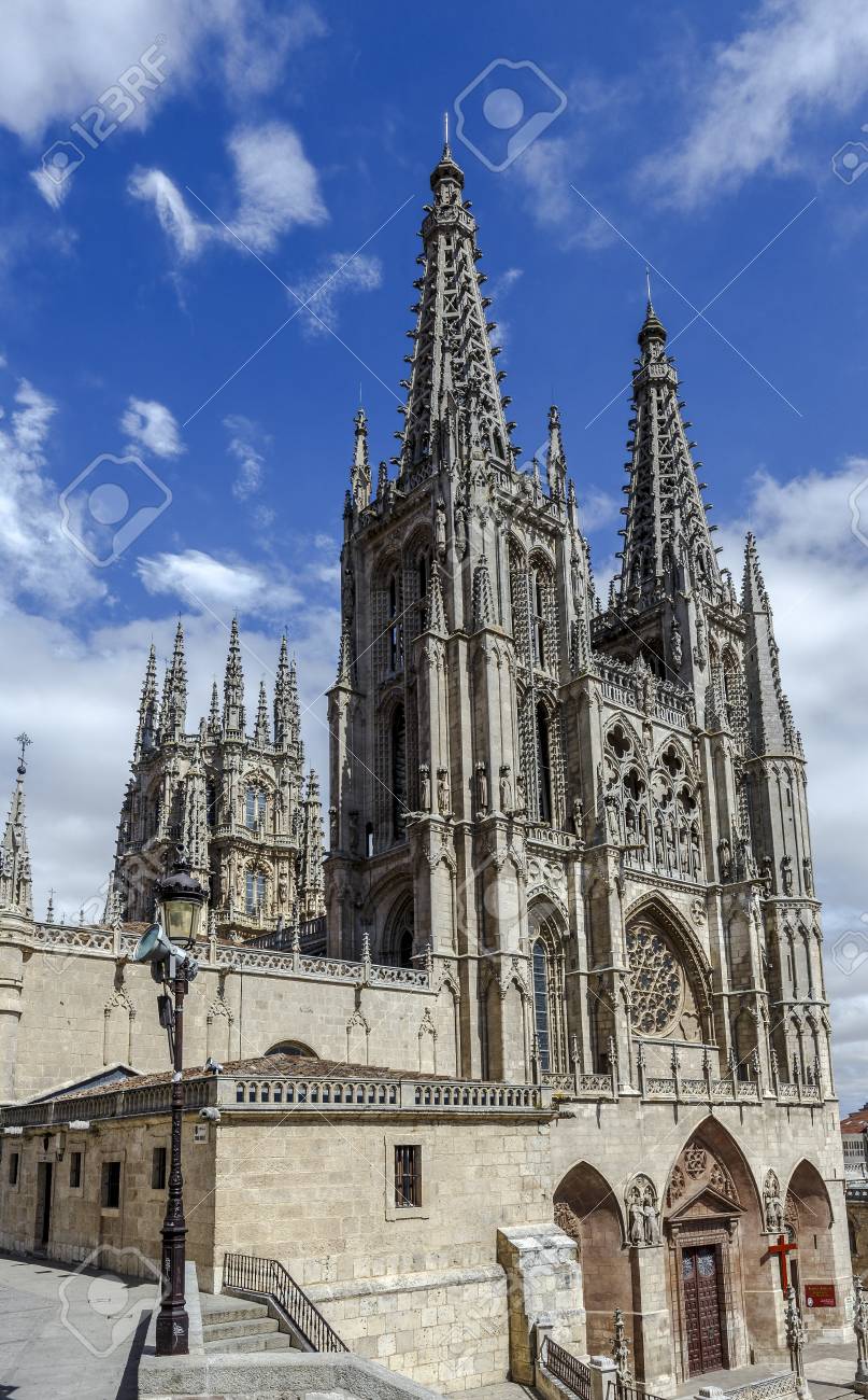 Immagini Stock Portale Di Fronte Alla Cattedrale Di Burgos In Spagna Che E Sotto La Protezione Dell Unesco Image