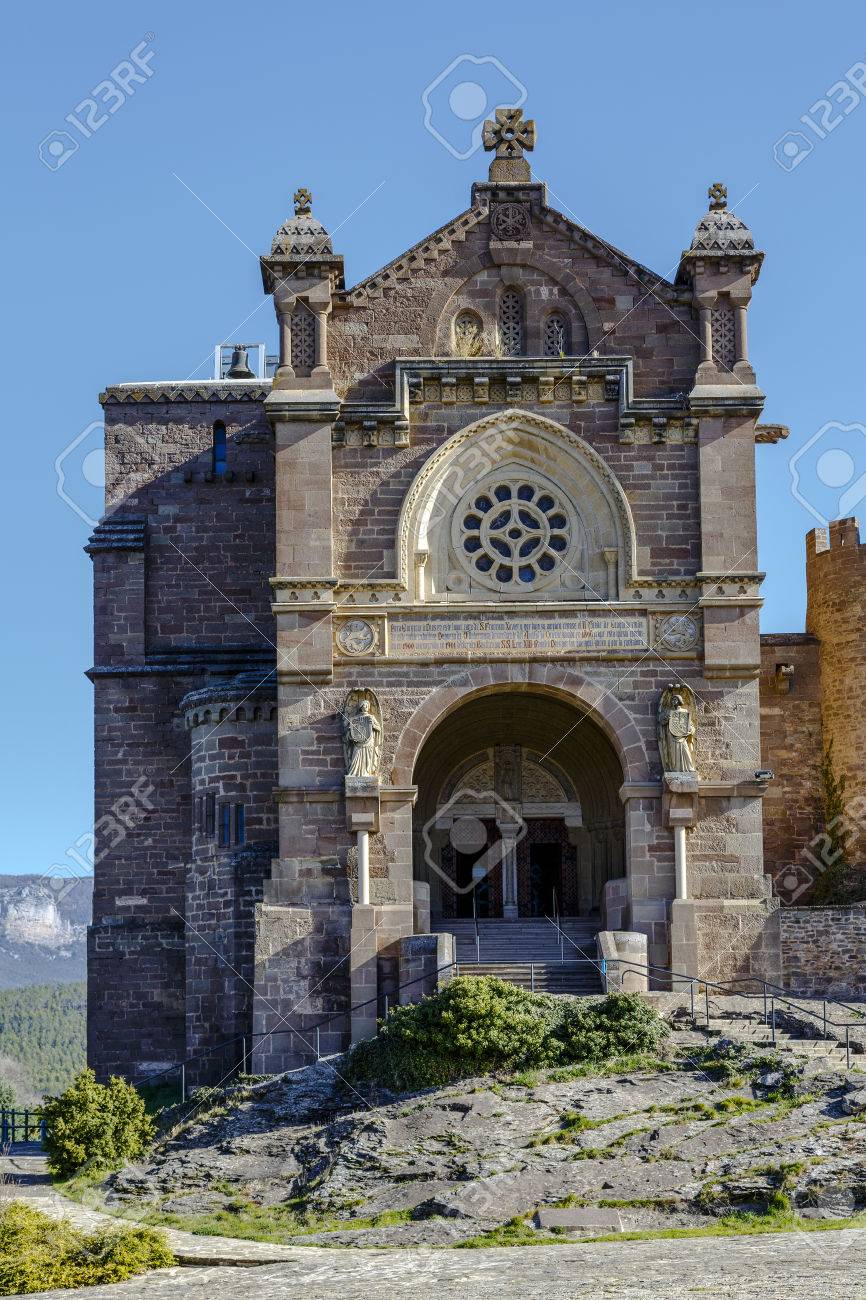 ザビエルの城は 10 世紀に建てられたは ナバラの Kigdom と聖フランシスコ ザビエルの旧家の残りの主なアイコンの 1 つです の写真素材 画像素材 Image