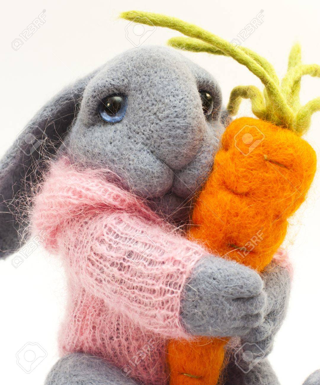 Lapin En Peluche À L'orange Carotte Belle Banque D'Images et