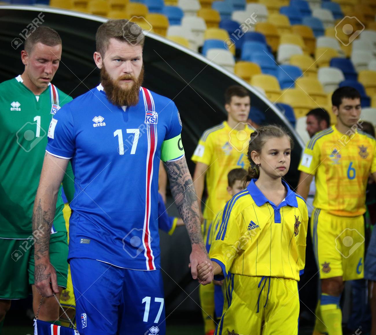 驚くばかり アイス ランド ソン トップイラスト