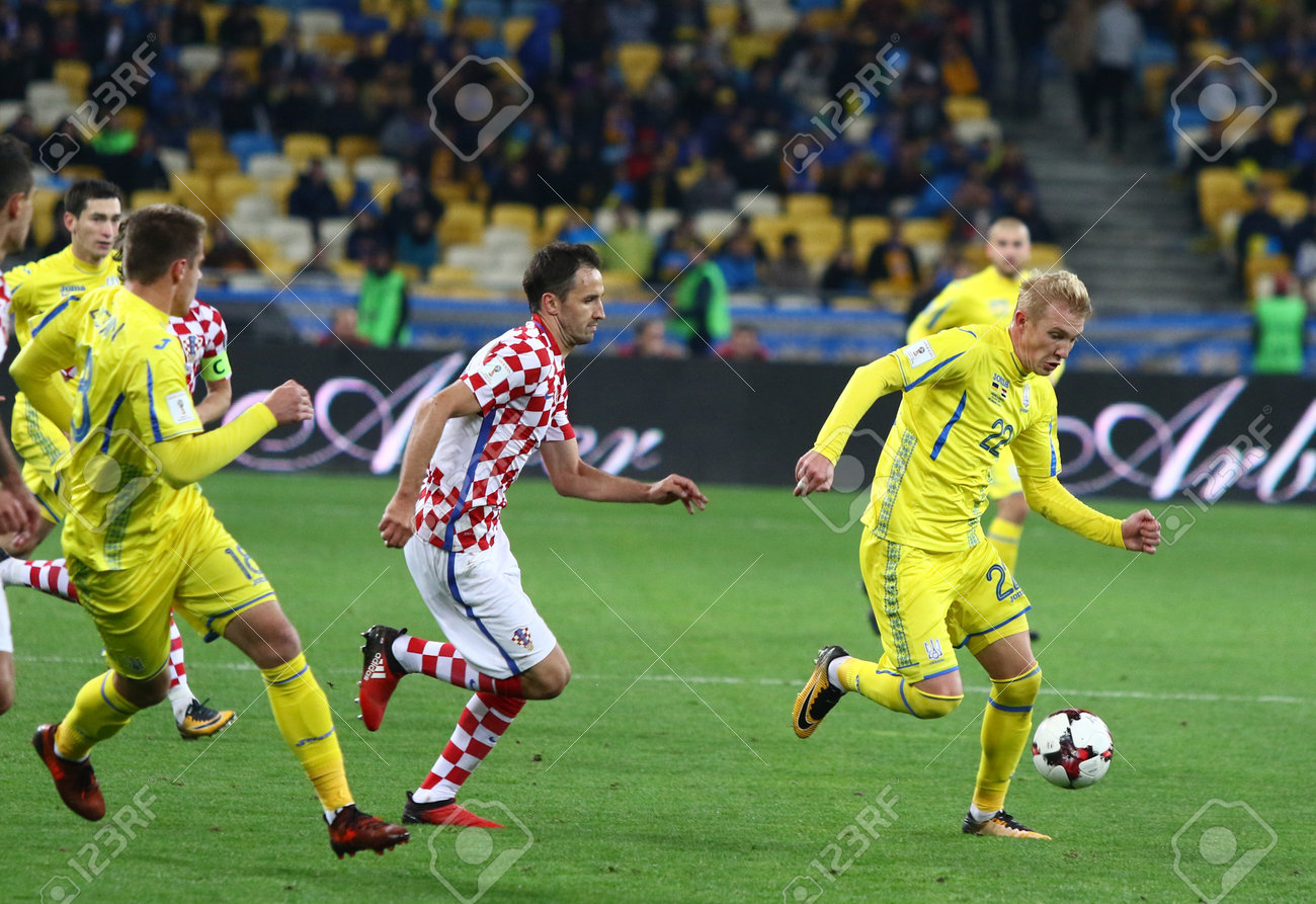 キエフ ウクライナ 17 年 10 月 9 日 黄色 でウクライナ クロアチア サッカー選手はウクライナ キエフの Nsc Olimpiyskyi スタジアムでのゲームの予選 Fifa ワールド カップ 18 中にボールのために戦う の写真素材 画像素材 Image 8705 キエフ ウクライナ 17 年 10 月 9 日 黄色 でウクライナ クロアチア サッカー選手はウクライナ キエフの Nsc Olimpiyskyi スタジアムでのゲームの予選 Fifa ワールド カップ 18 中にボールのために戦う の写真素材 画像素材 Image 8705