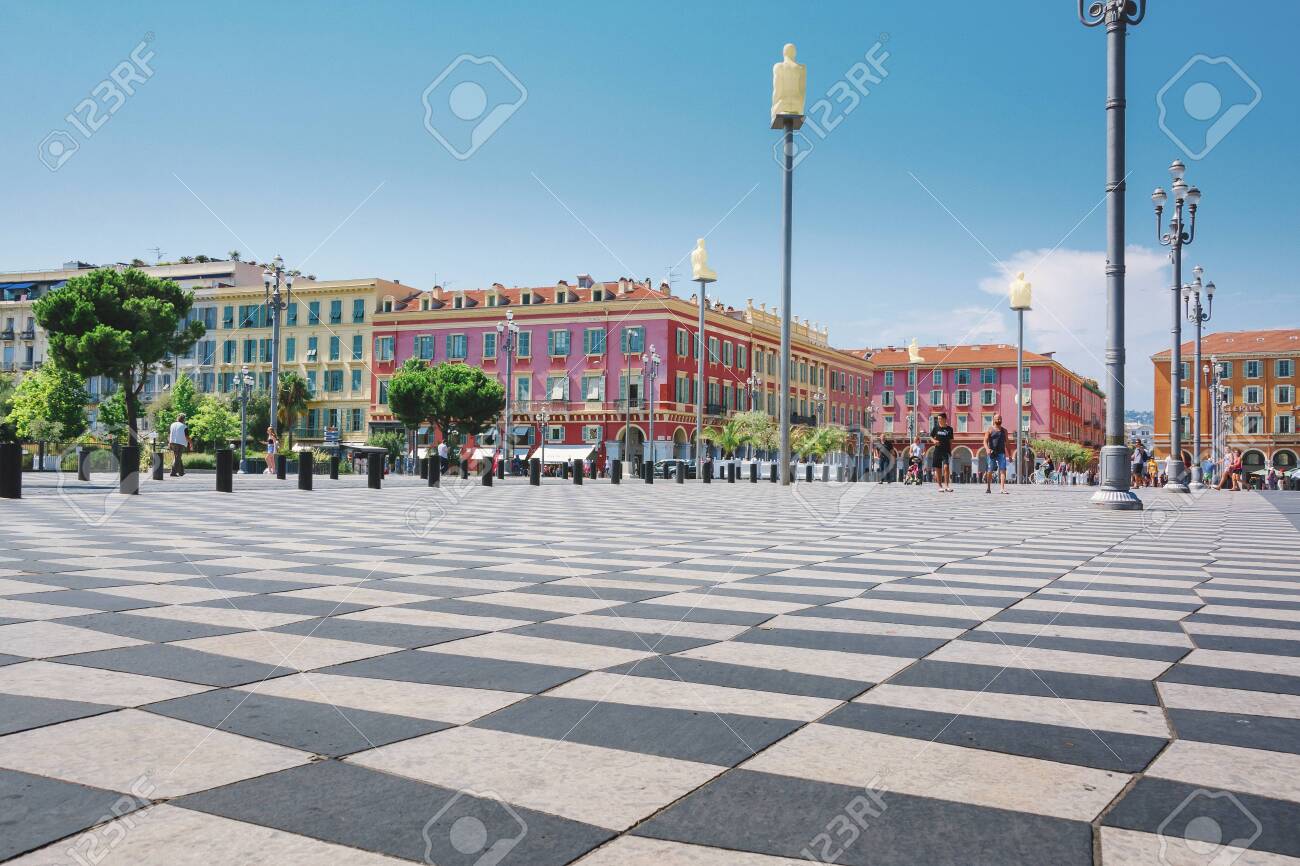 площадь в ницце