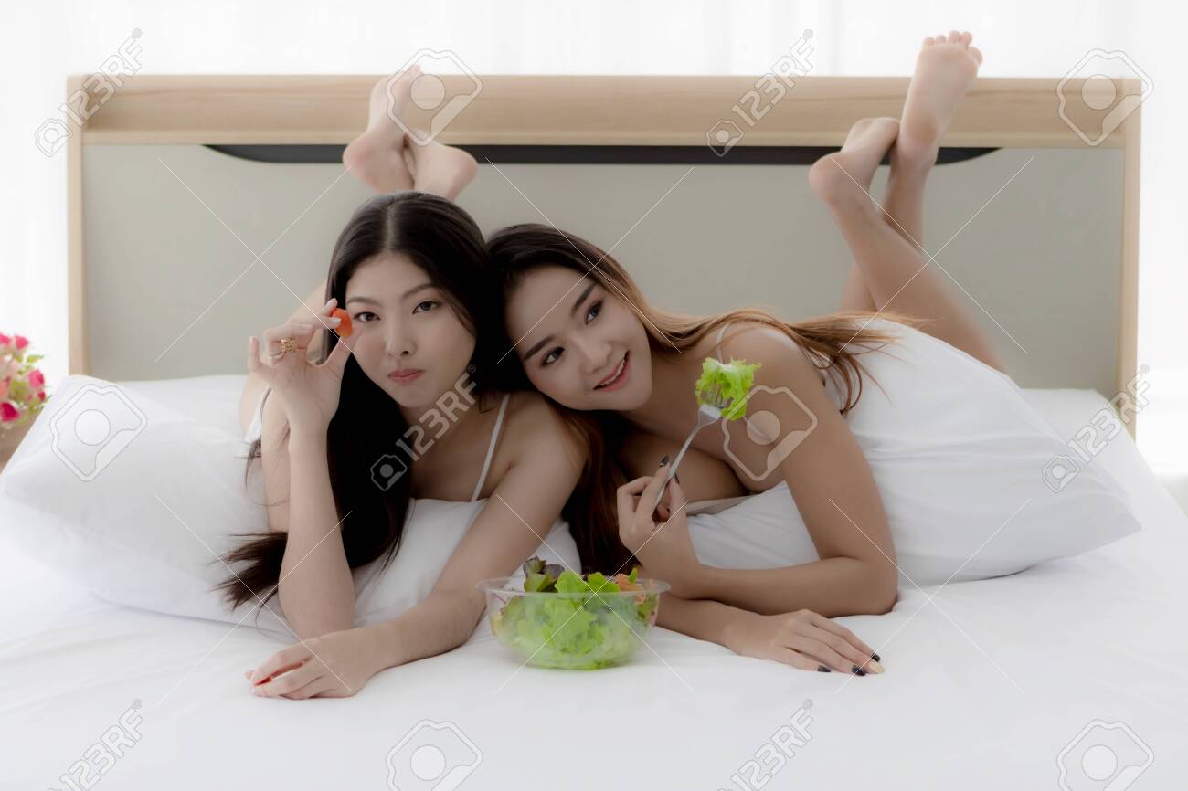 Kaweewat ThongnapakulCouch Eating Healthy Food picture