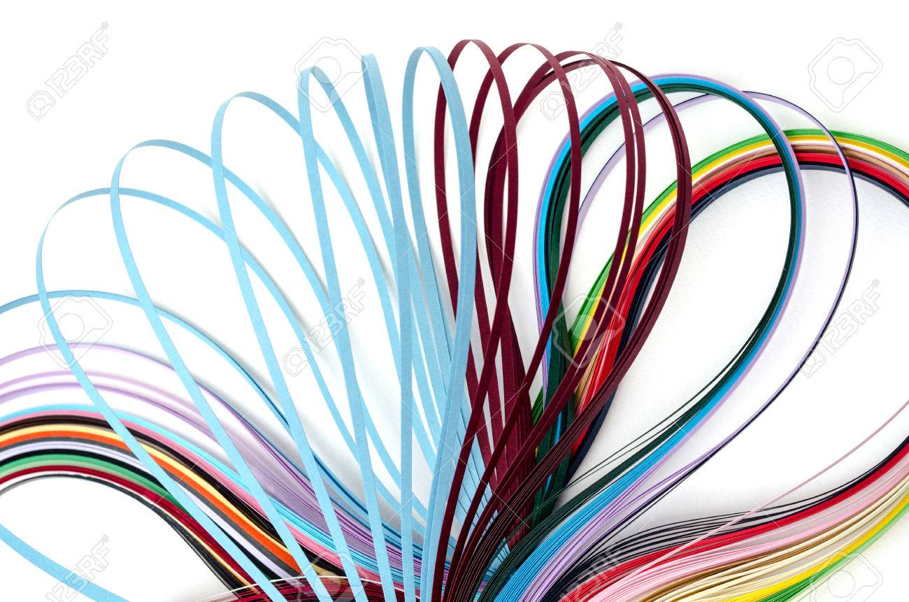 カラフルな紙細工の白い背景の波でストリップします の写真素材 画像素材 Image