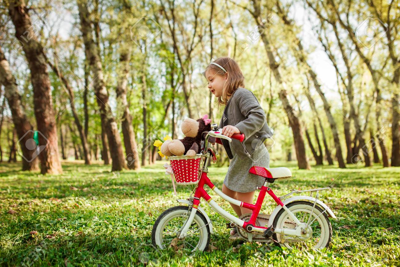 girl on cycle