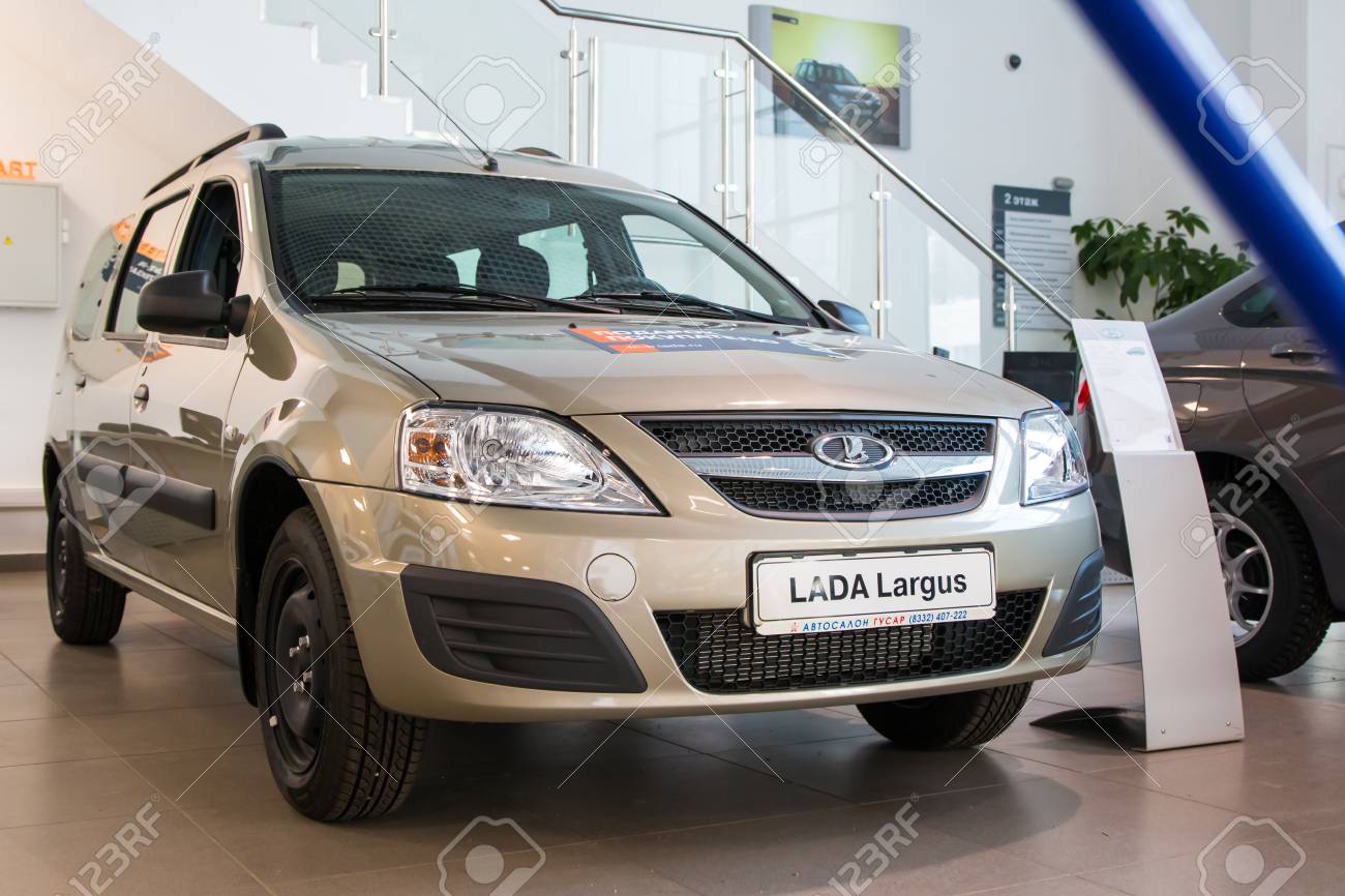 Russia Kirov 5 De Dezembro De 2016 Showroom E Carro Lada Da Concessionaria Gusar Da Fabrica Avtovaz Na Cidade De Kirov Em 2016 Fotos Retratos Imagenes Y Fotografia De Archivo Libres De Derecho Image 68858887