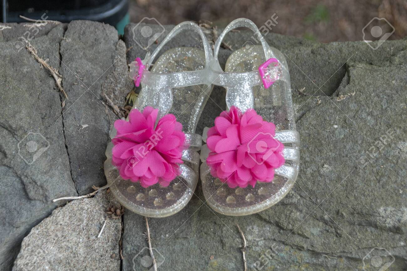 girls small shoes