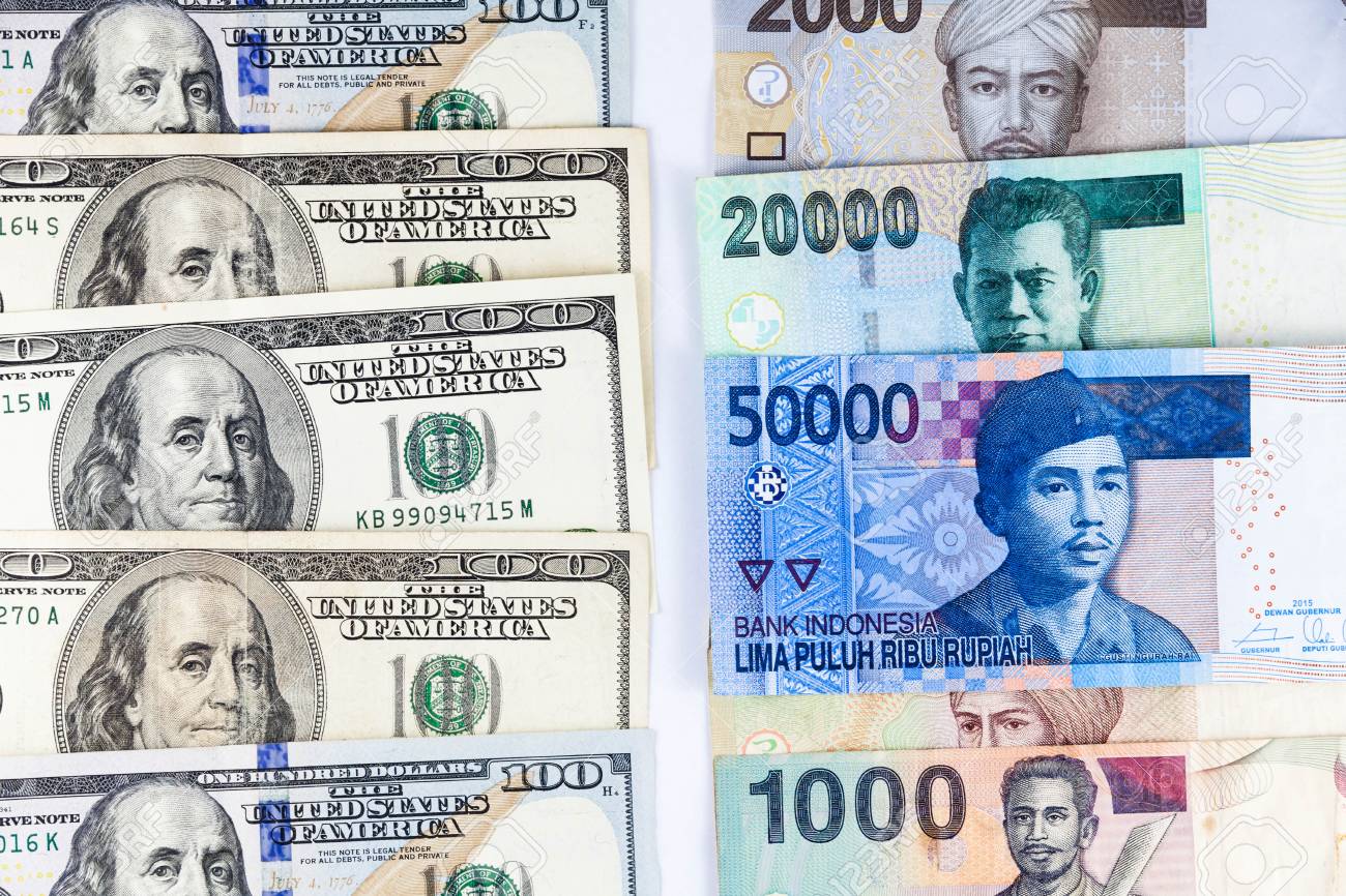 米ドルとインドネシア ルピアの強い通貨為替レートを示すのクローズ アップ表示の写真素材・画像素材 Image 71406388
