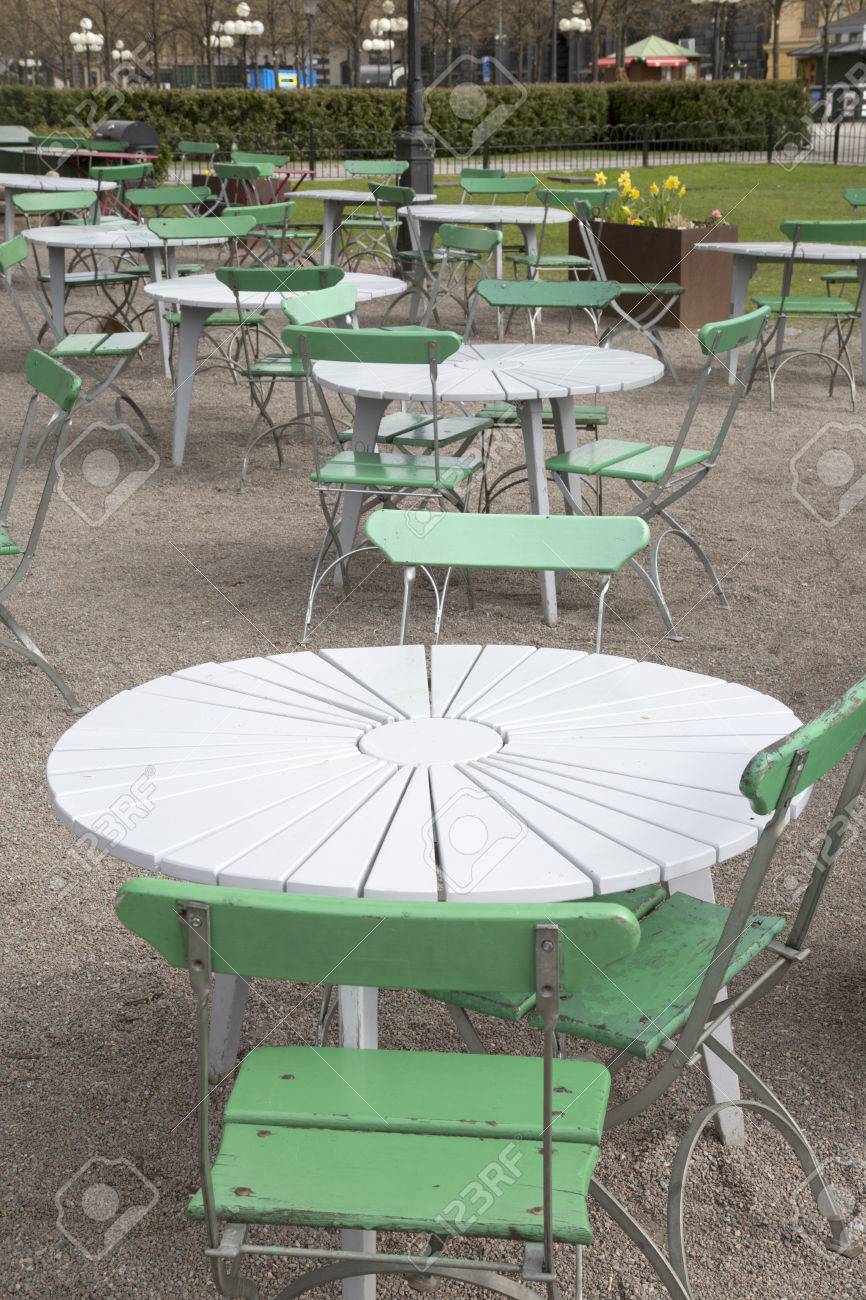 Cafe Tisch Und Stühle; Königlicher Garten Kungstradgarden Café Tisch Und Stühle, Garten Königs, Stockholm, Schweden