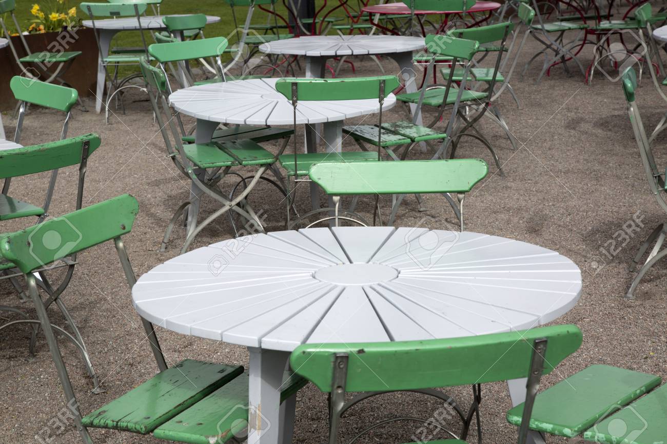 Cafe Tisch Und Stühle; König S, Garten Kungstradgarden Café Tisch Und Stühle, Garten Königs, Stockholm, Schweden