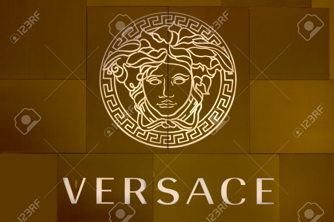 Versace ロゴ看板