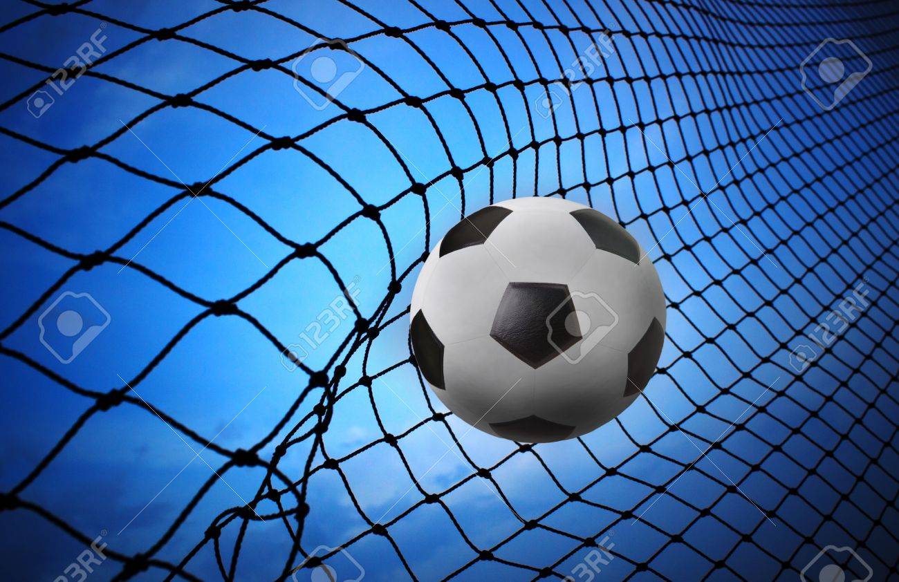 Net のゴールにサッカー サッカー シュート の写真素材 画像素材 Image Net のゴールにサッカー サッカー シュート の写真素材 画像素材 Image