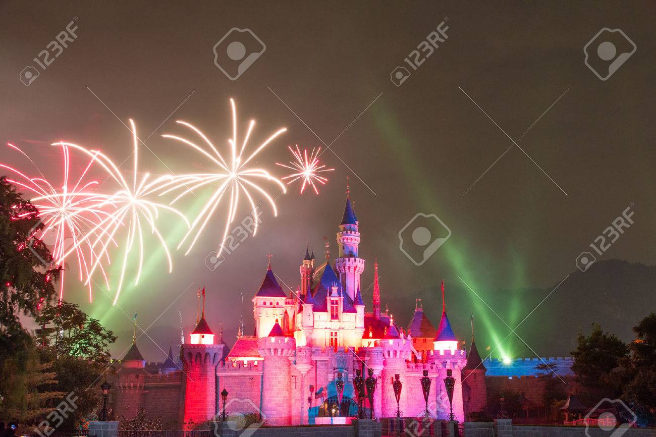 香港ディズニーランドの花火 の写真素材 画像素材 Image
