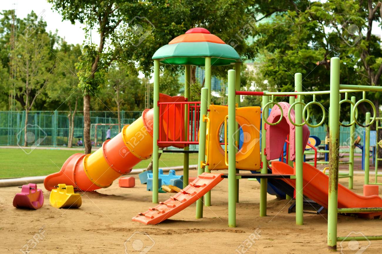 子供のための公園の遊び場 ロイヤリティーフリーフォト、ピクチャー