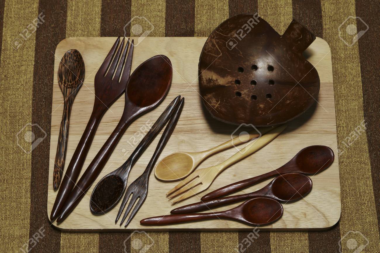 Holz Loffel Und Gabeln Fur Die Dekoration Lizenzfreie Fotos Bilder Und Stock Fotografie Image 39923058
