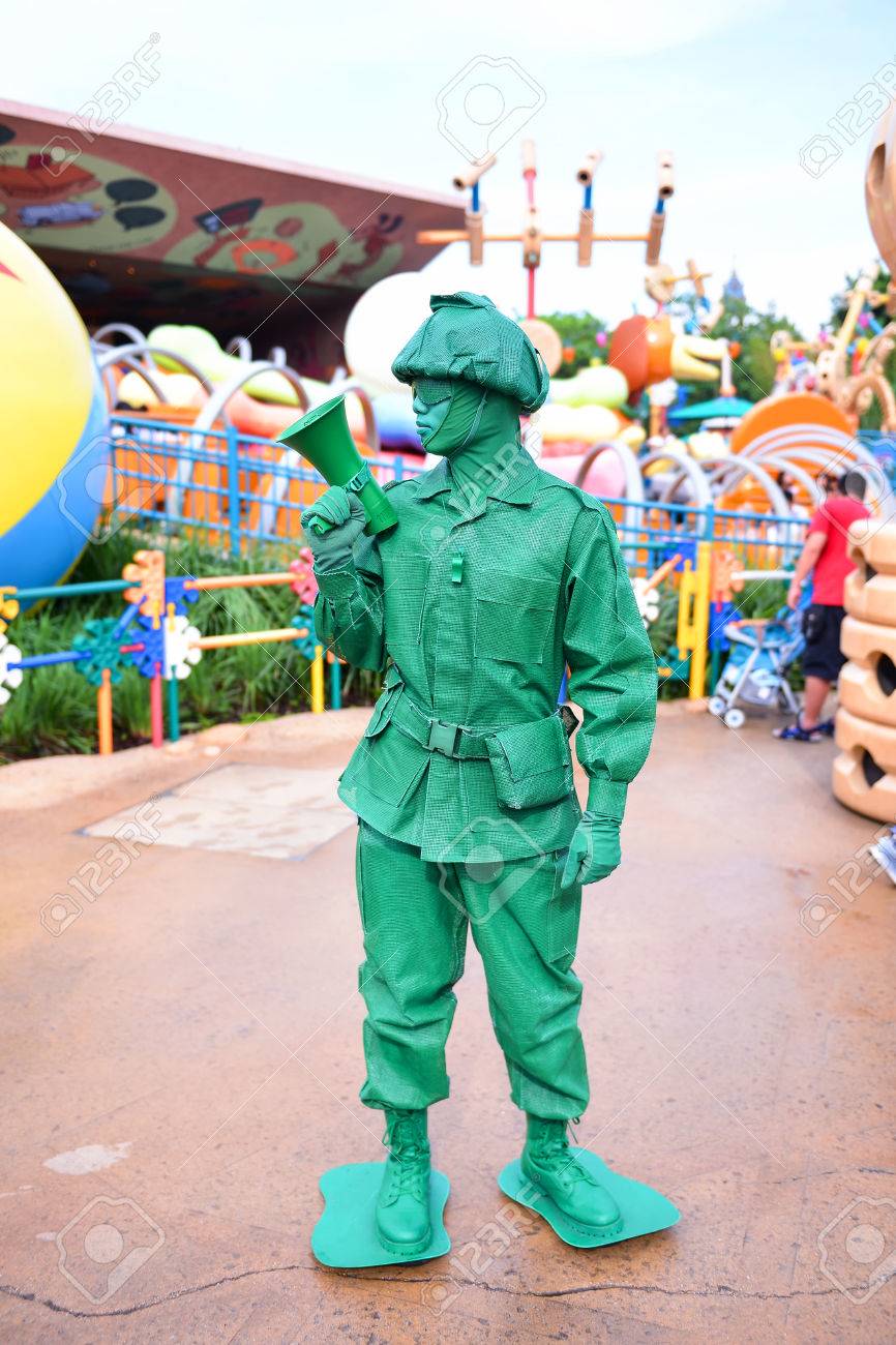15 年 6 月 10 日にディズニーランドでトイ ストーリーの香港 中国 月 10 緑アニメーション兵士 世界の 5 つのディズニーランドは Hong Kong 12 年に建てられたディズニーランド の写真素材 画像素材 Image 15 年 6 月 10 日にディズニーランドでトイ ストーリーの香港 中国 月 10 緑アニメーション兵士 世界の 5 つのディズニーランドは Hong Kong 12 年に建てられたディズニーランド の写真素材 画像素材 Image