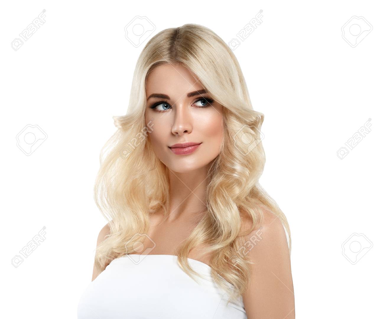 金髪女性の美しい肖像画 化粧品のコンセプトは プラチナ ブロンドの髪モデルの女の子 スタジオ撮影します 白で隔離 の写真素材 画像素材 Image 7156