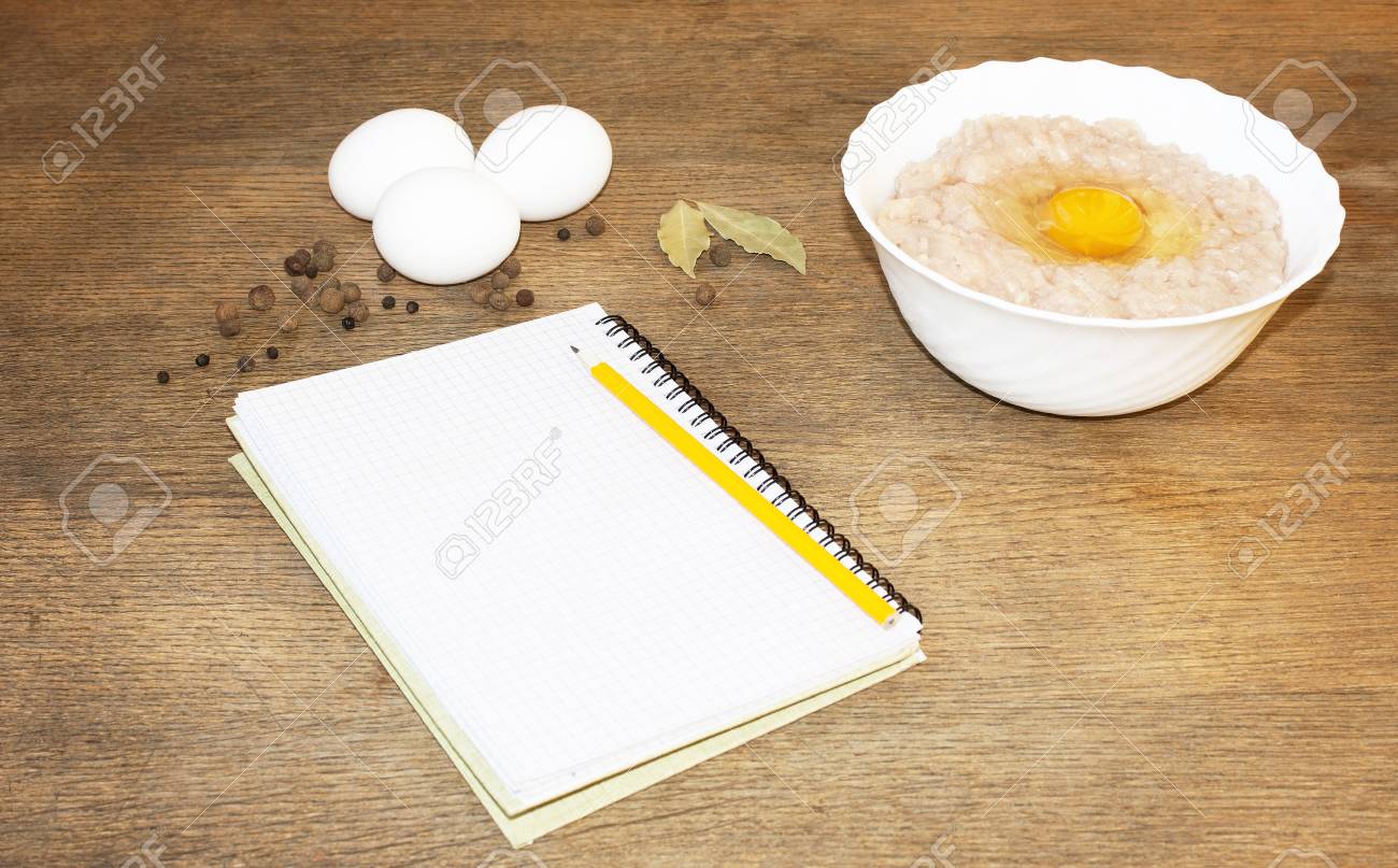 Viande Hachee Avec Des Oeufs Et Des Epices Recette Banque D