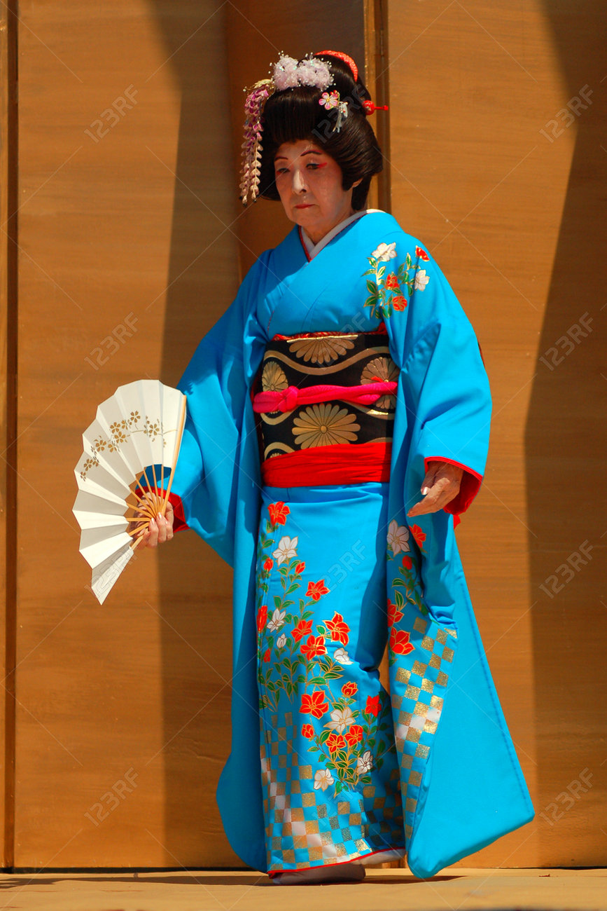 japanese female traditional dress