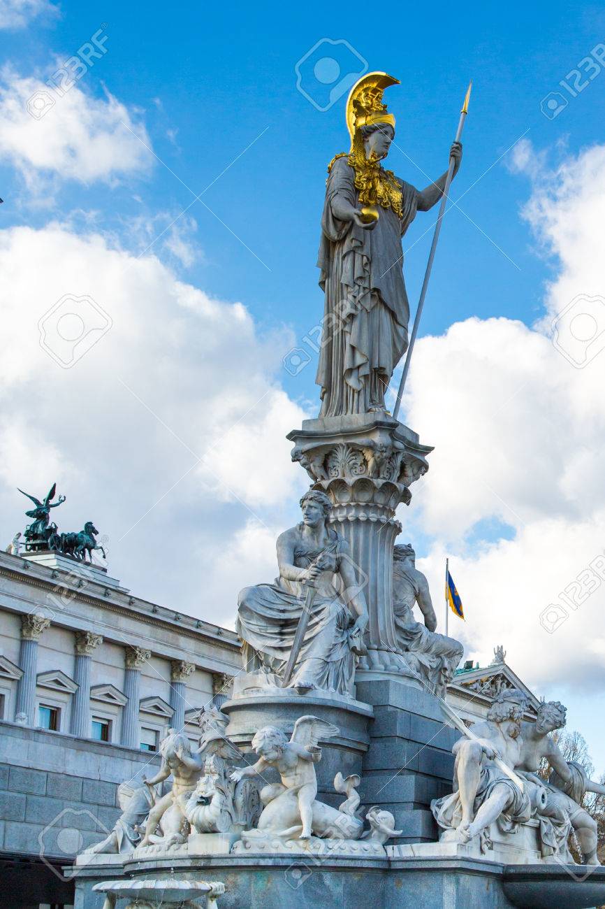 オーストリア ウィーンとパラス アテナなどの女神の国会議事堂 の写真素材 画像素材 Image