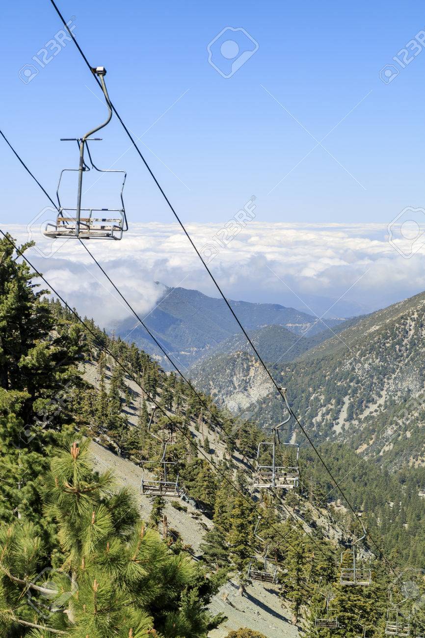 ロサンゼルス カリフォルニア州で山のはげ頭トレイルでのハイキング の写真素材 画像素材 Image 5335