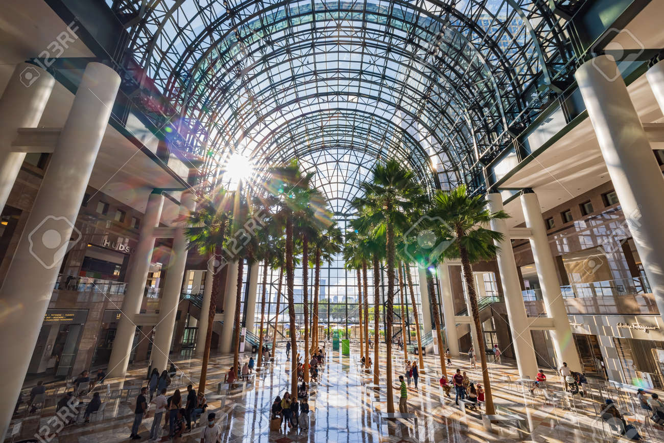 2021년 7월 4일 뉴욕 브룩필드 플레이스 내부 모습 로열티 무료 사진, 그림, 이미지 그리고 스톡포토그래피. Image  171592410