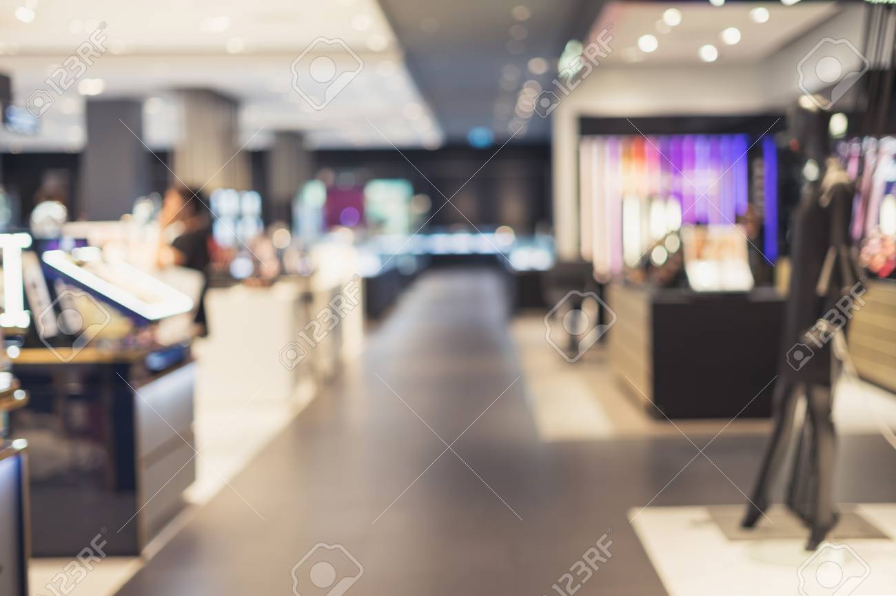 ショッピング モールの化粧品売り場の抽象的な不鮮明な画像 の写真素材 画像素材 Image ショッピング モールの化粧品売り場の抽象的な不鮮明な画像 の写真素材 画像素材 Image
