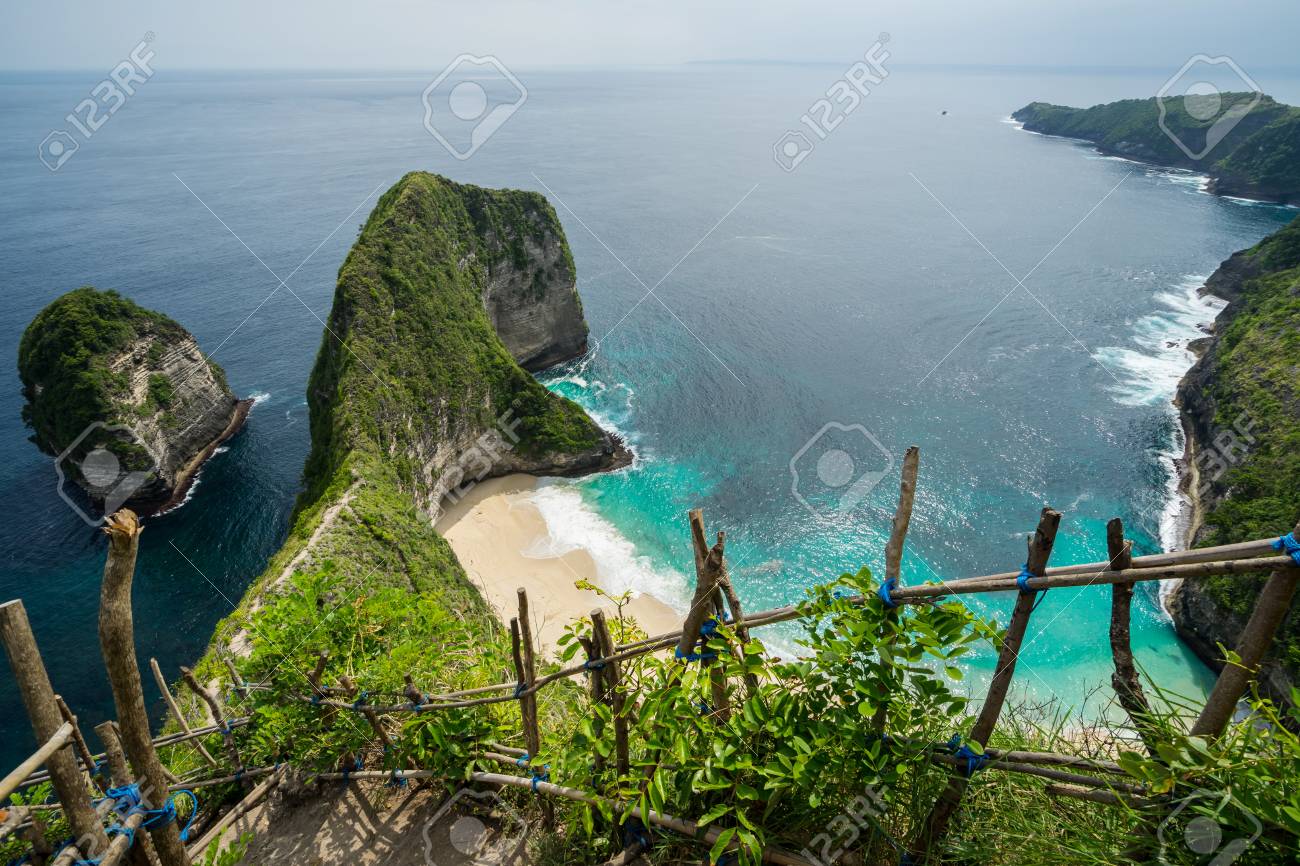 インドネシア バリ島 ヌサペニダ島のケリングビーチまたはマンタベイ の写真素材 画像素材 Image