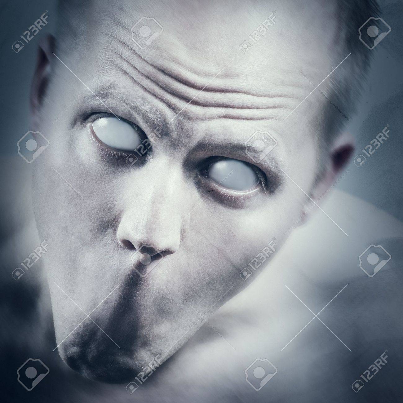 白い目とない口のサイケデリックと怖い男 の写真素材 画像素材 Image 白い目とない口のサイケデリックと怖い男 の写真素材 画像素材 Image