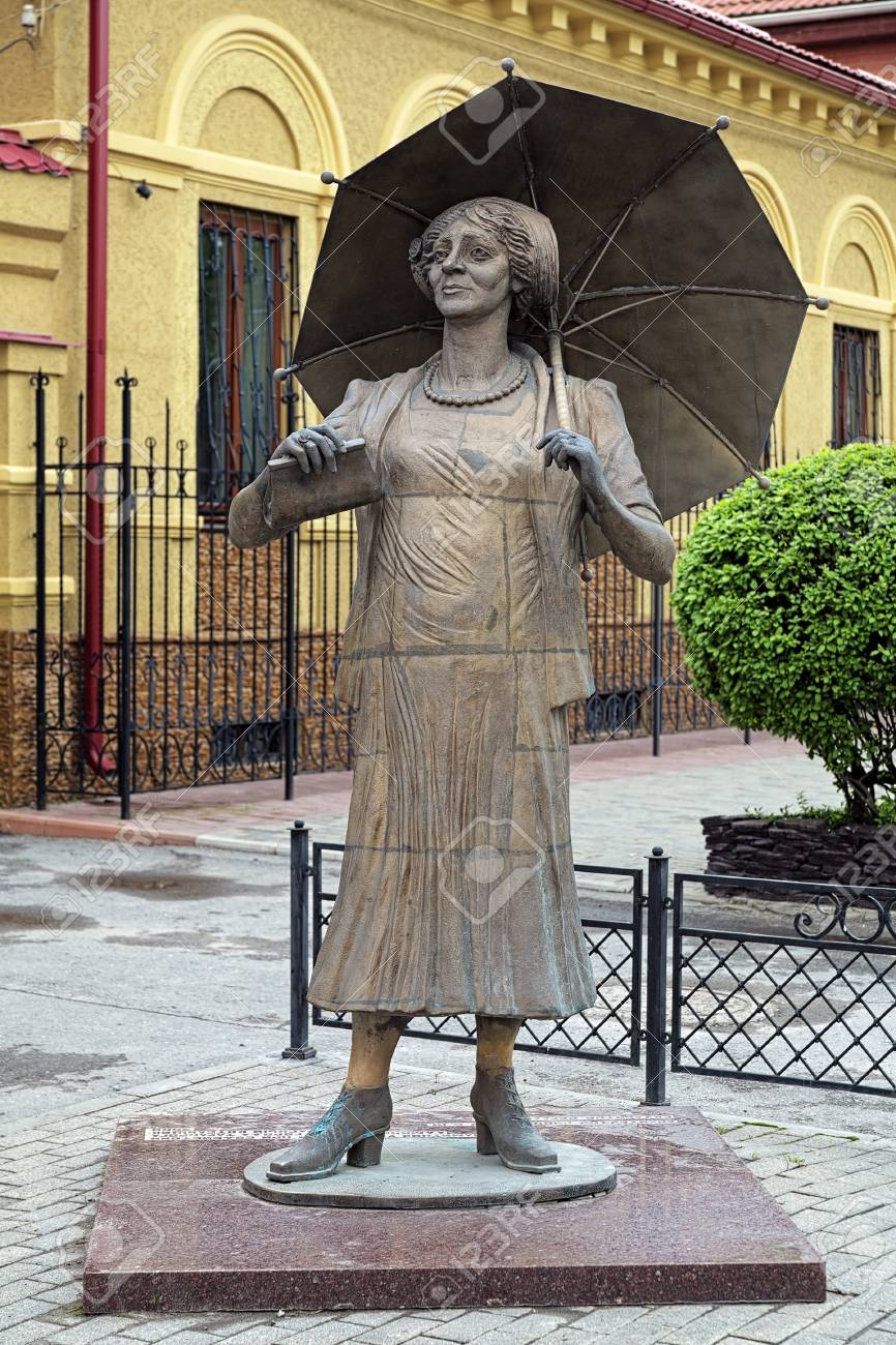 Faina Ranevskaya is a great actress who knows how to live and play talentedly. Quotes about a woman 84 Faina Ranevskaya is a great actress who knows how to live and play talentedly. Quotes about a woman 82