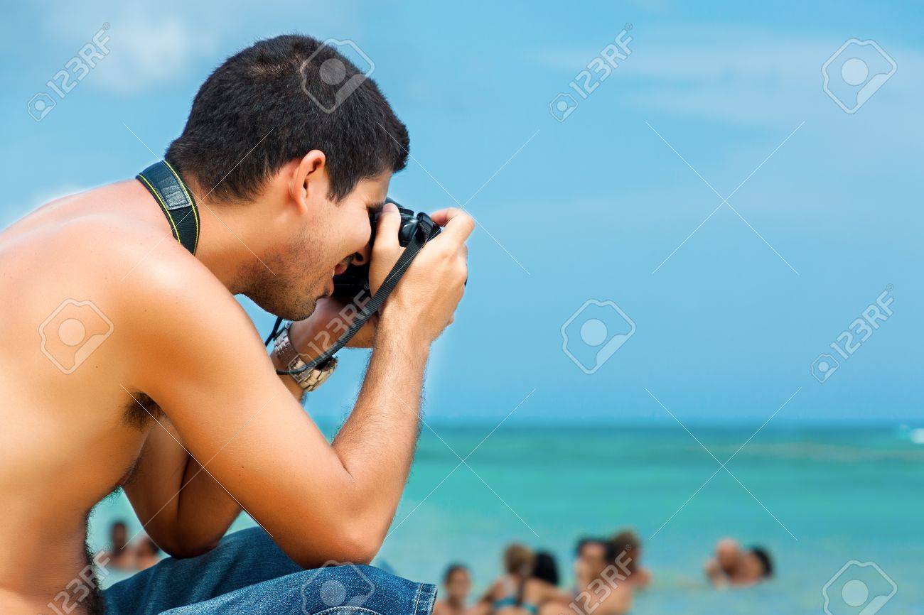 Fotógrafo Amateur Hispano Tomando Fotos