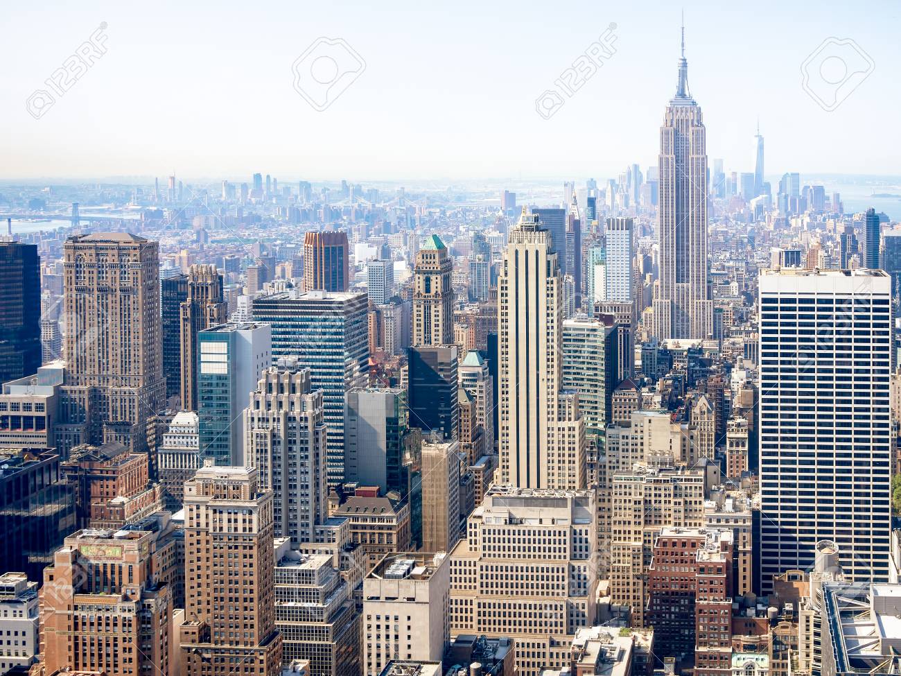 ニューヨーク市の高層ビル群の空撮 の写真素材 画像素材 Image ニューヨーク市の高層ビル群の空撮 の写真素材 画像素材 Image
