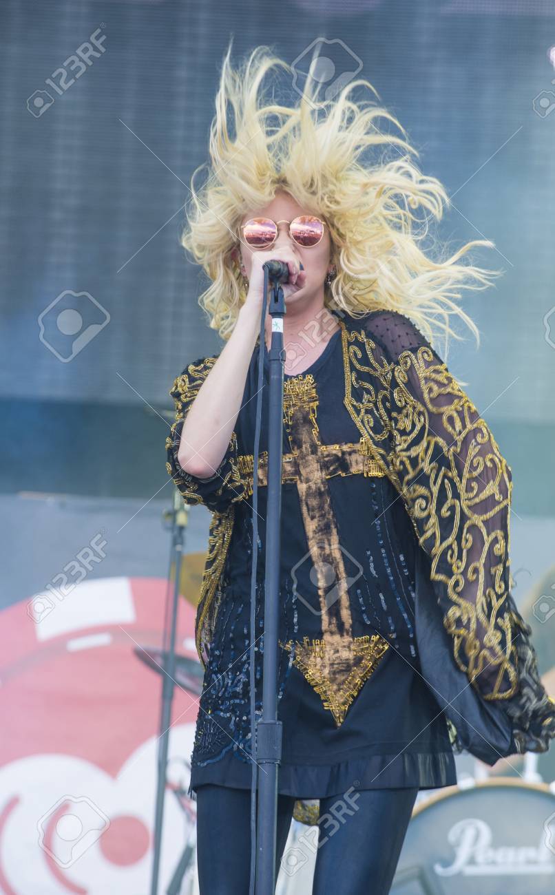 Las Vegas 9 月 歌手テイラーモムセンかなり無謀なを実行します 14 Iheartradio 音楽祭村でステージに 14 年 9 月 日にラスベガスで の写真素材 画像素材 Image