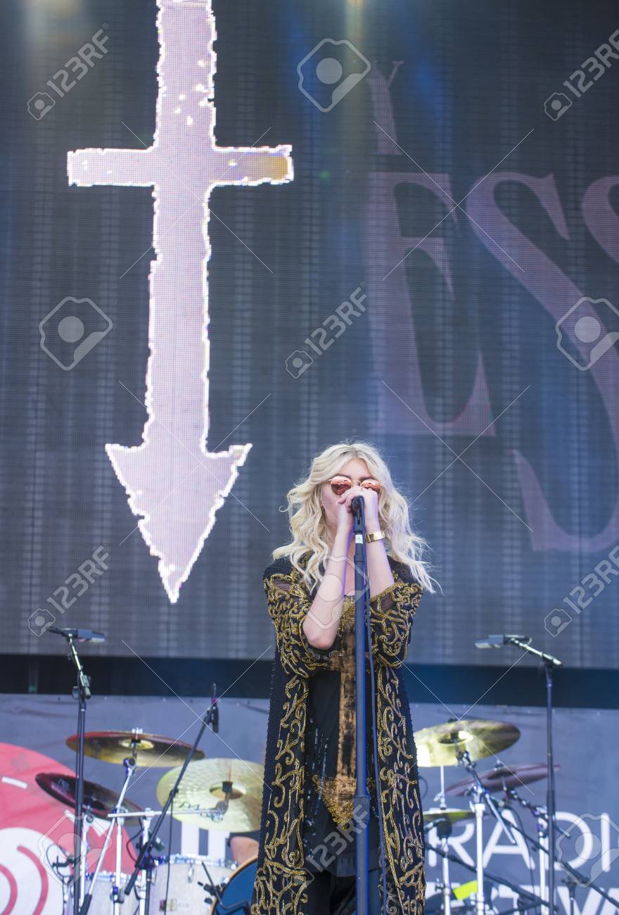 Las Vegas 9 月 歌手テイラーモムセンかなり無謀なを実行します 14 Iheartradio 音楽祭村でステージに 14 年 9 月 日にラスベガスで の写真素材 画像素材 Image