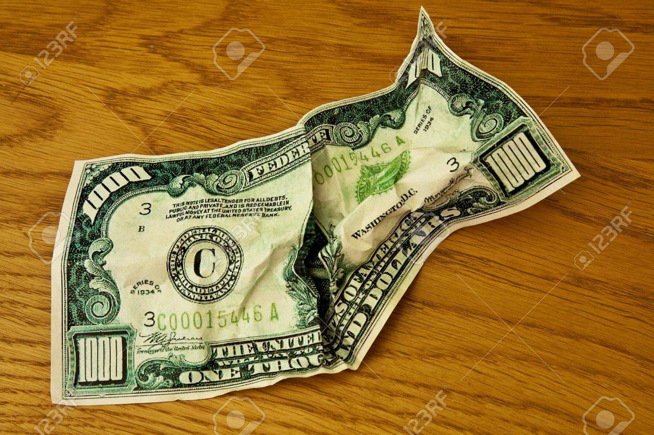1000 ドル札は木の板にしわの写真素材・画像素材 Image 11474711