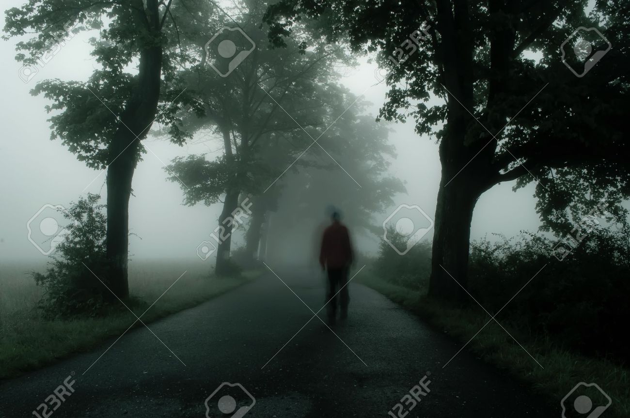 暗い雰囲気の男のシルエット の写真素材 画像素材 Image 10428952