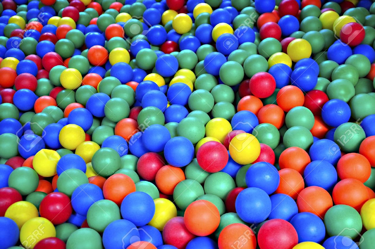 ボールの池は カラフルな柔らかいゴムのボールでいっぱい の写真素材 画像素材 Image