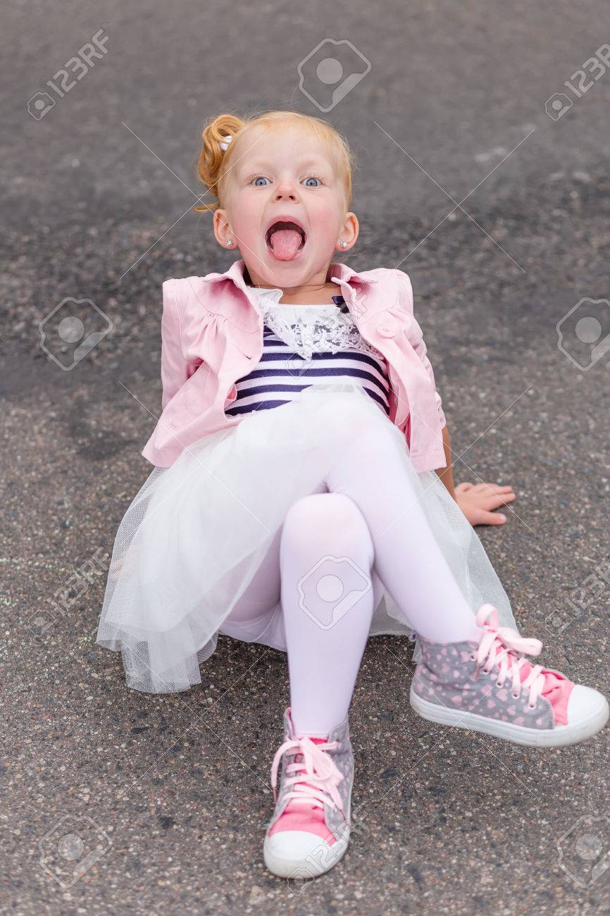 little girls sneakers