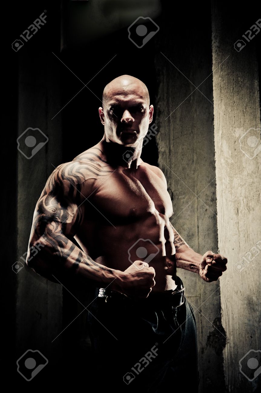 Handsome Fit Bodybuilder Standing Clenching His Fists And Flexing ... for Bodybuilding Photography Lighting
174mzq Handsome Fit Bodybuilder Standing Clenching His Fists And Flexing ... for Bodybuilding Photography Lighting
174mzq