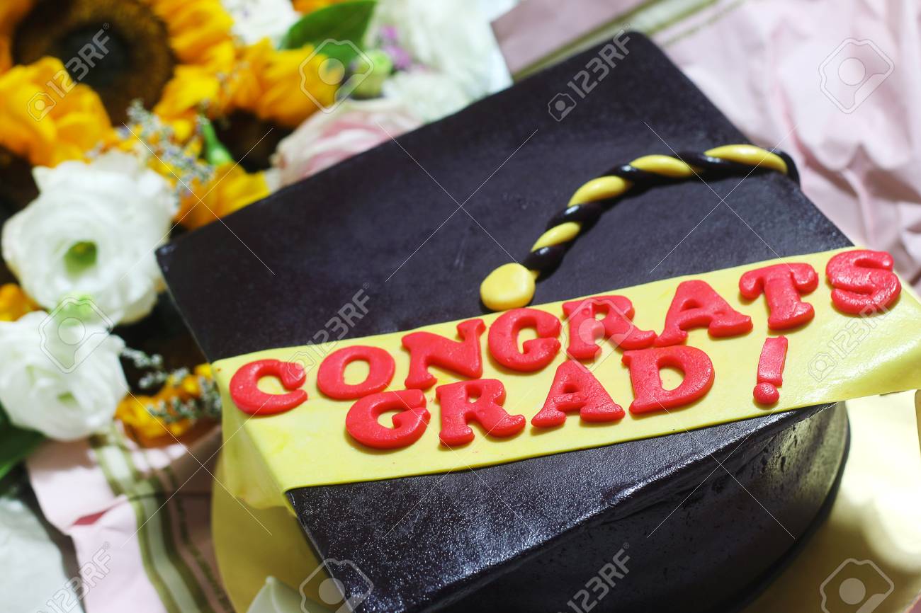 Gateau De Forme De Chapeau De Graduation Banque D Images Et Photos Libres De Droits Image Gateau De Forme De Chapeau De Graduation Banque D Images Et Photos Libres De Droits Image