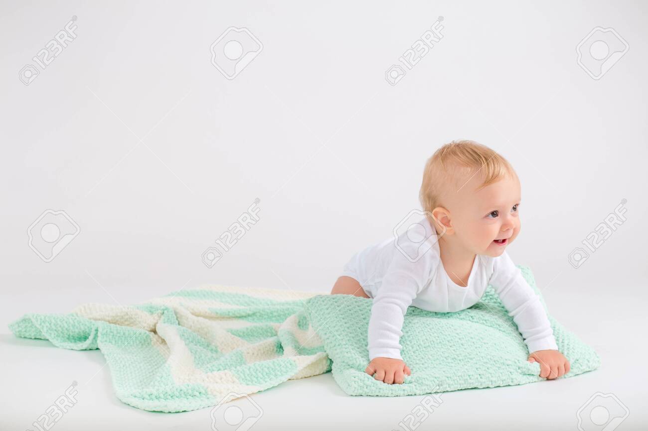 baby crawling pillow