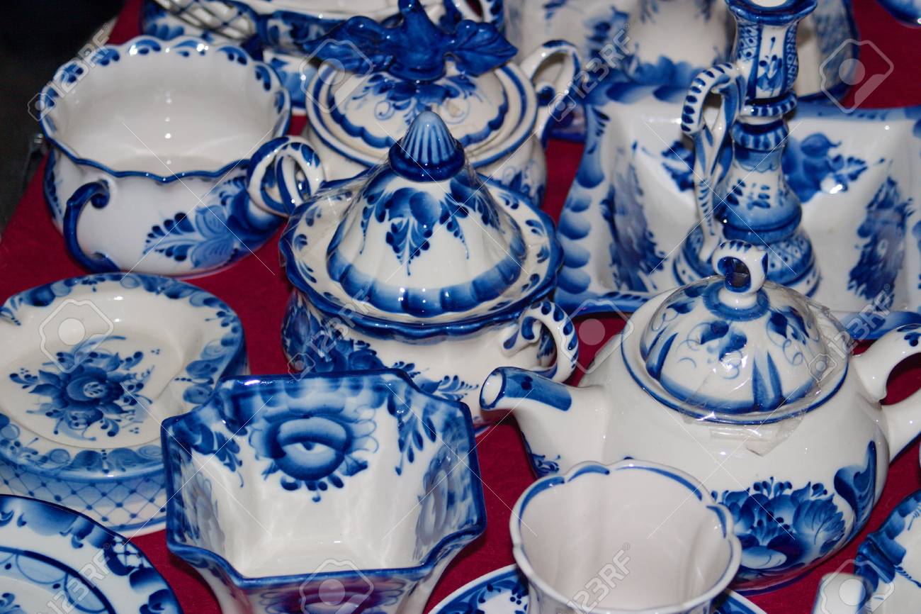 работа в раменском районе гжель. объединение гжель. гжельский фарфоровый завод на пятницкой ул. зинаида васильевна окулова гжель. посёлок гжель раменский район московская область.