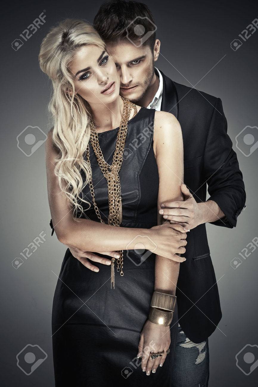 Portrait of young bold couple - 42115040 Portrait of young bold couple - 42115040