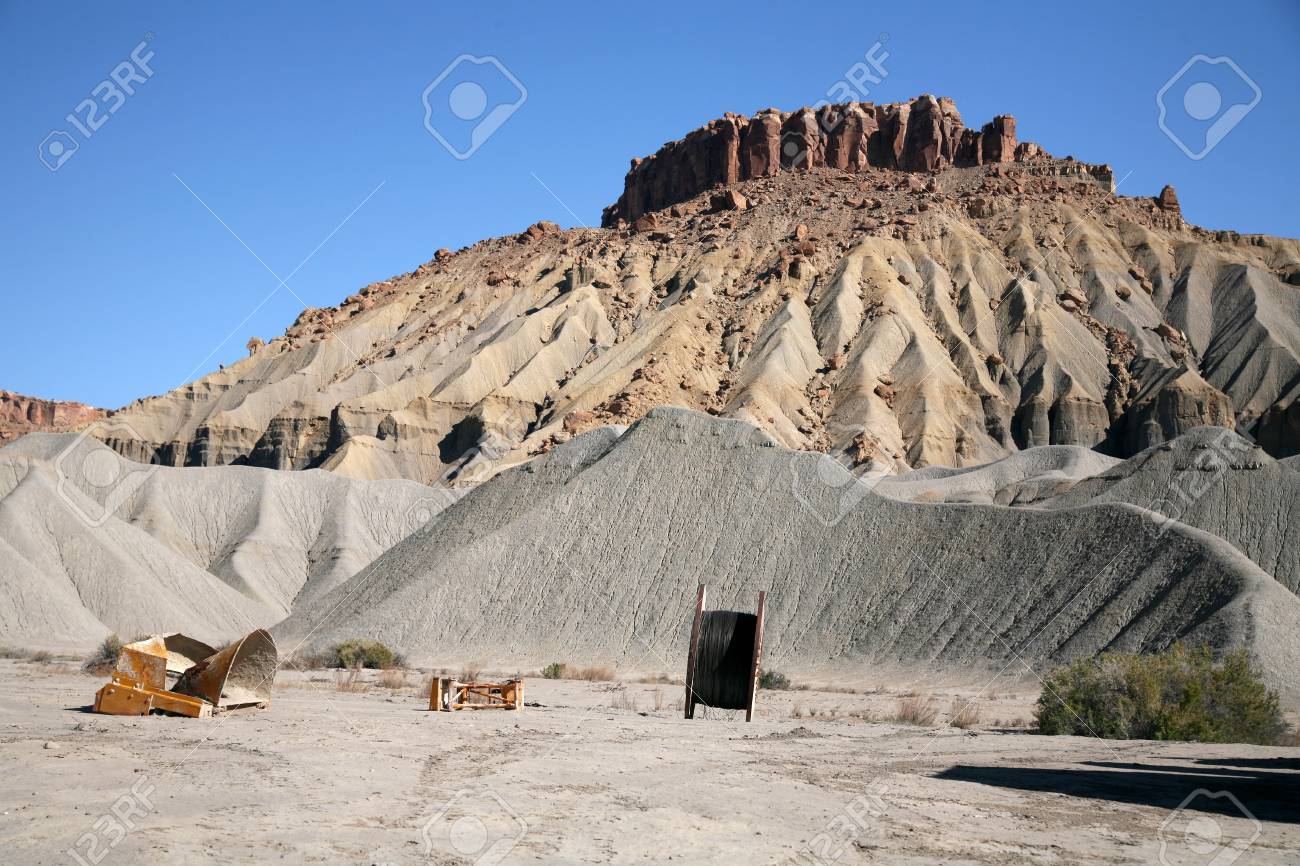 岩と砂山 ユタ州 アメリカ合衆国 の写真素材 画像素材 Image
