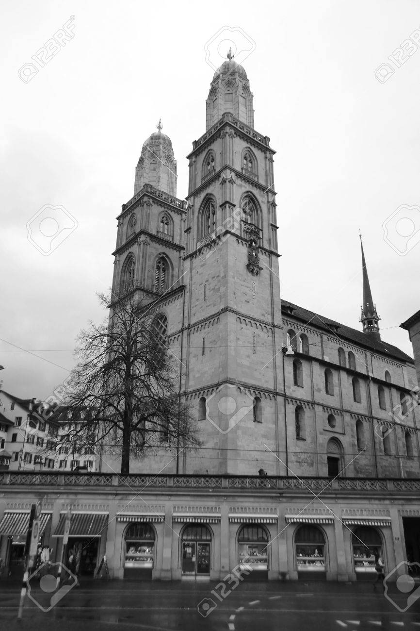 Antigua Iglesia De Grossmunster En Zúrich, Suiza. Blanco Y Negro. Fotos, Retratos, Imágenes Y Fotografía De Archivo Libres De Derecho. Image 23731373. Antigua Iglesia De Grossmunster En Zúrich, Suiza. Blanco Y Negro. Fotos, Retratos, Imágenes Y Fotografía De Archivo Libres De Derecho. Image 23731373.